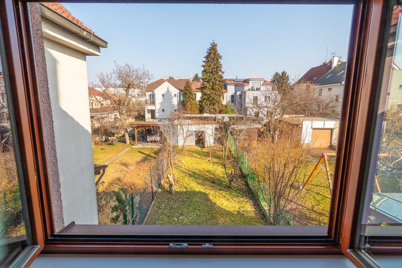 Rodinné domy, Dobročovická, Praha, 92 m²