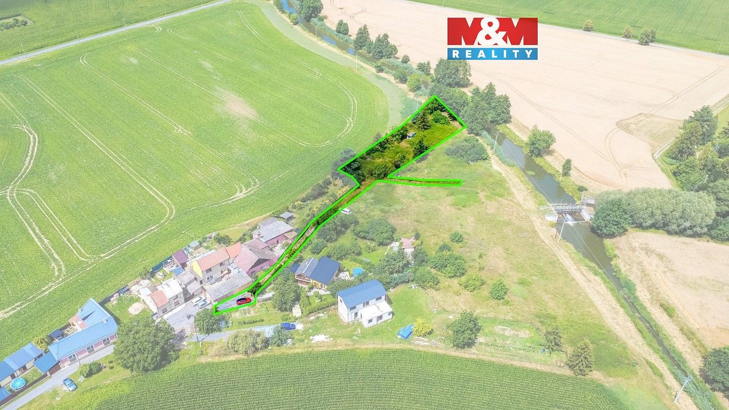 Pozemek pro bydlení, 1 718 m²