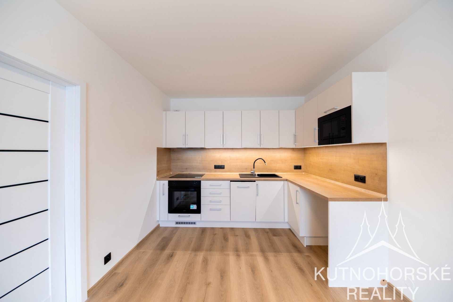 2+kk, Spojovací, Praha, 40 m² - 2