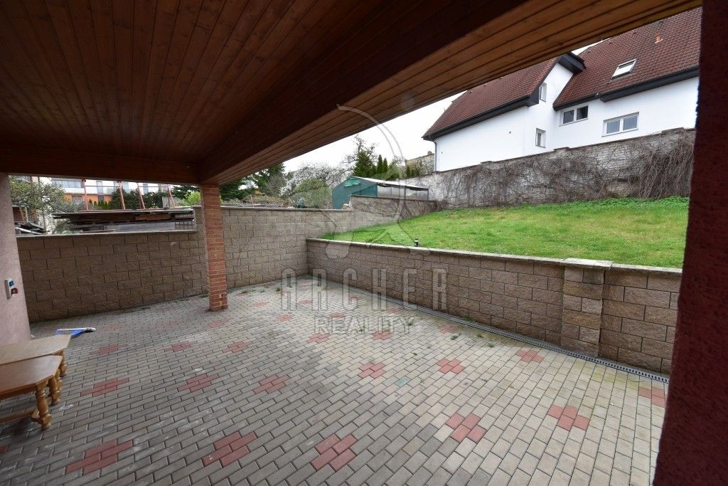 Prodej rodinný dům - Pod Karlovarskou silnicí, Praha, 240 m²