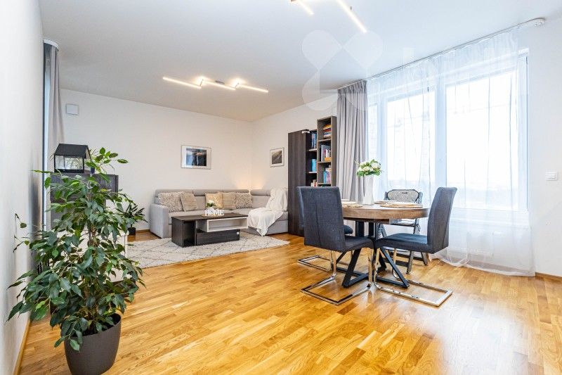 3+kk, Novotného, Praha, 80 m²
