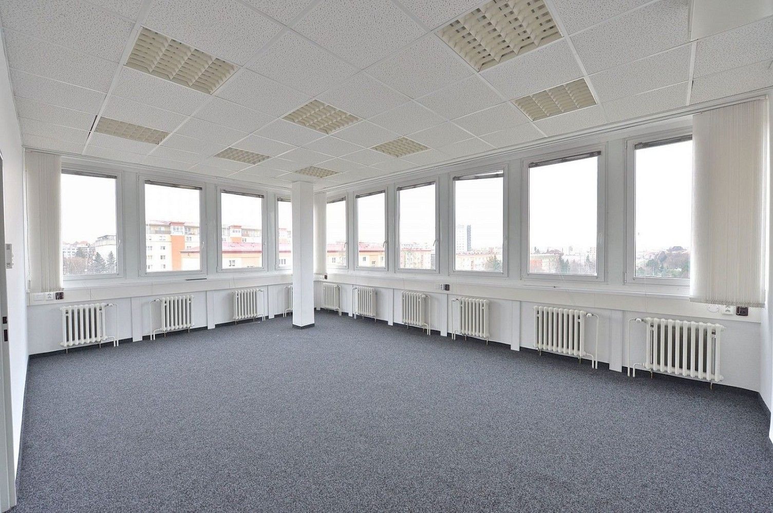 Obchodní prostory · 95 m² · Praha - 3