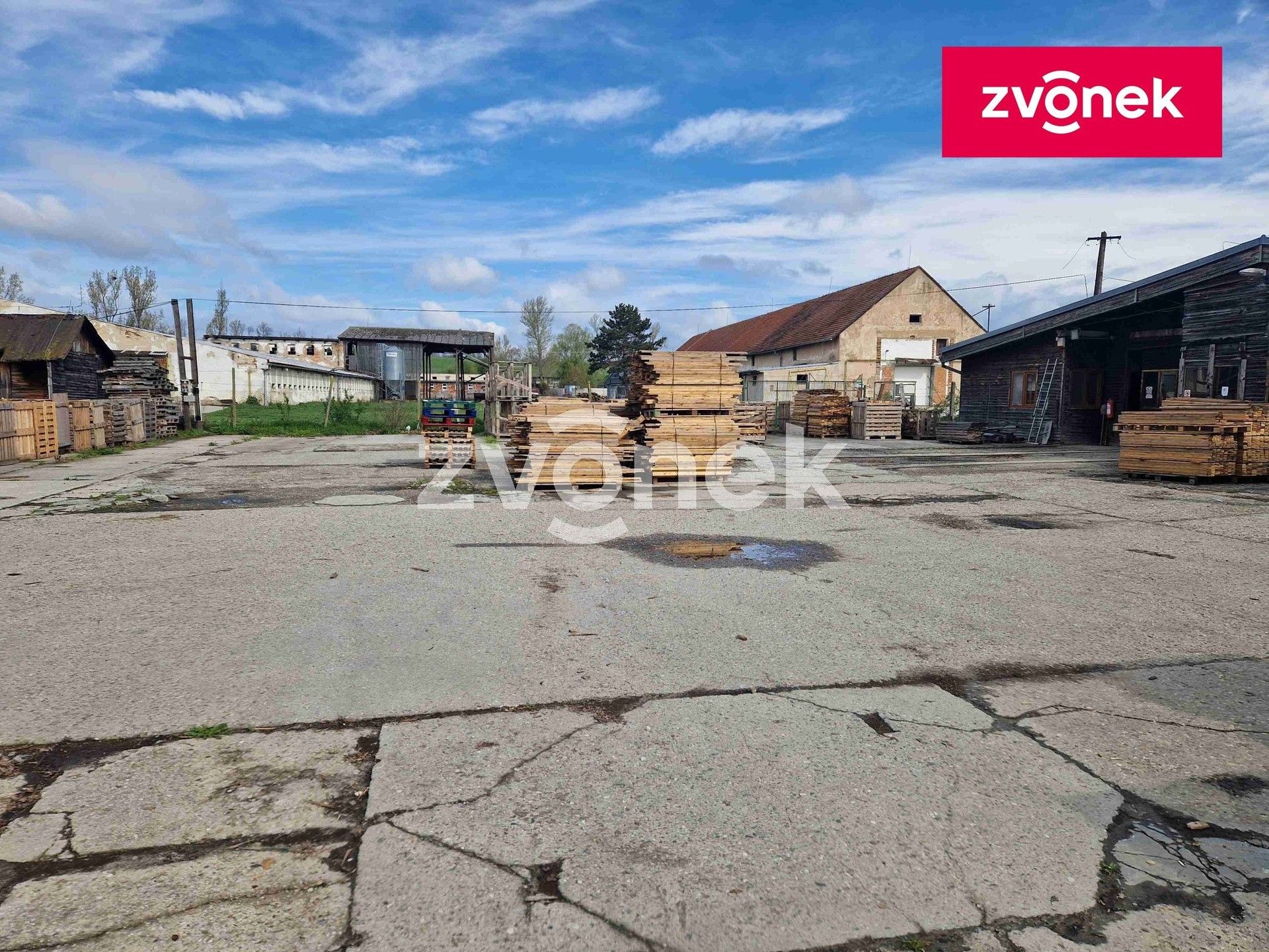 Výrobní prostory · 2 890 m² · Louka - 4
