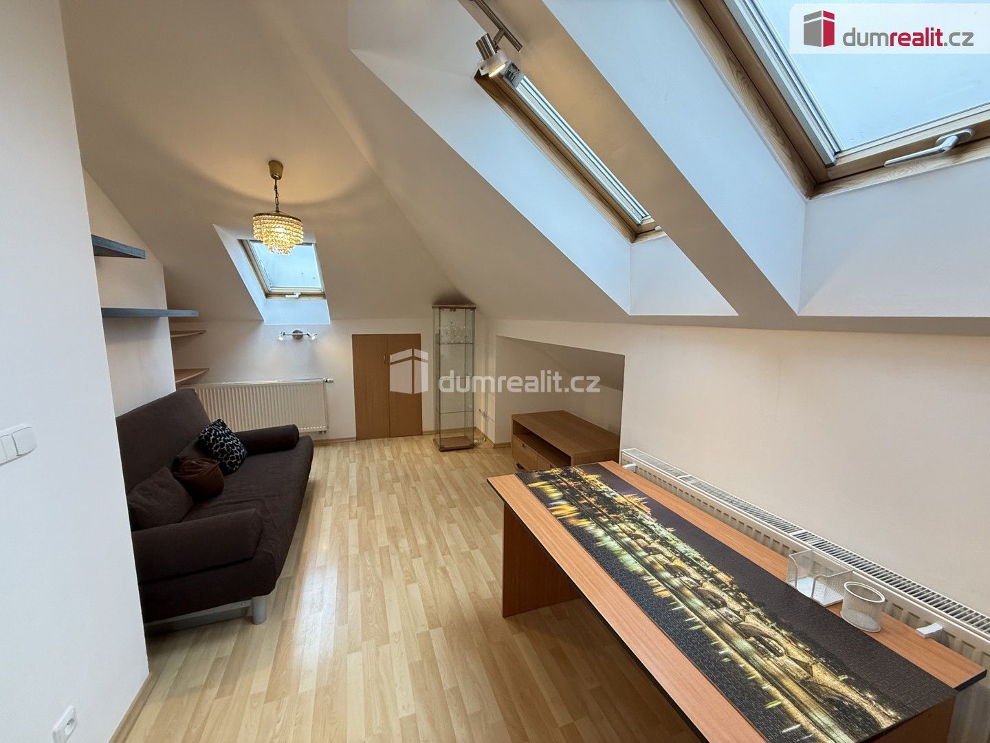 Pronájem byt 2+kk - Pod valem, Praha, 54 m²