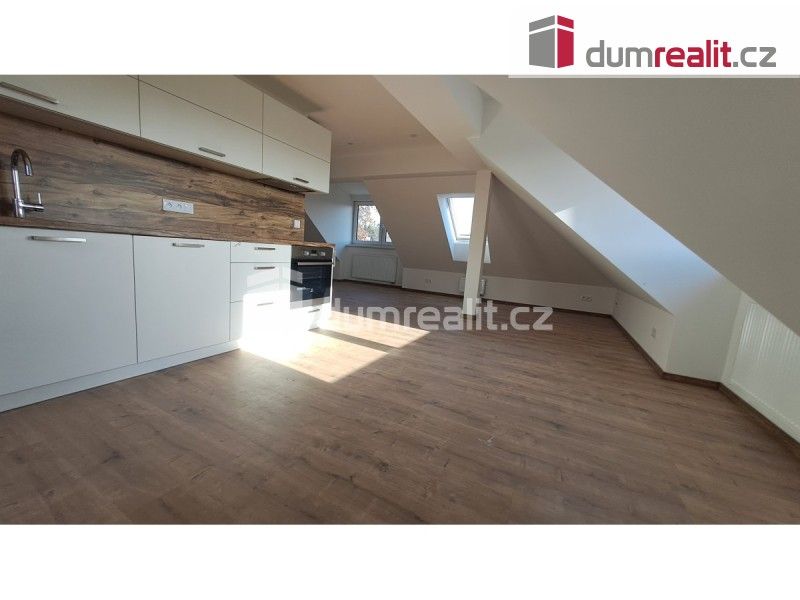 Pronájem byt 1+kk - Nad pískovnou, Praha, 74 m²
