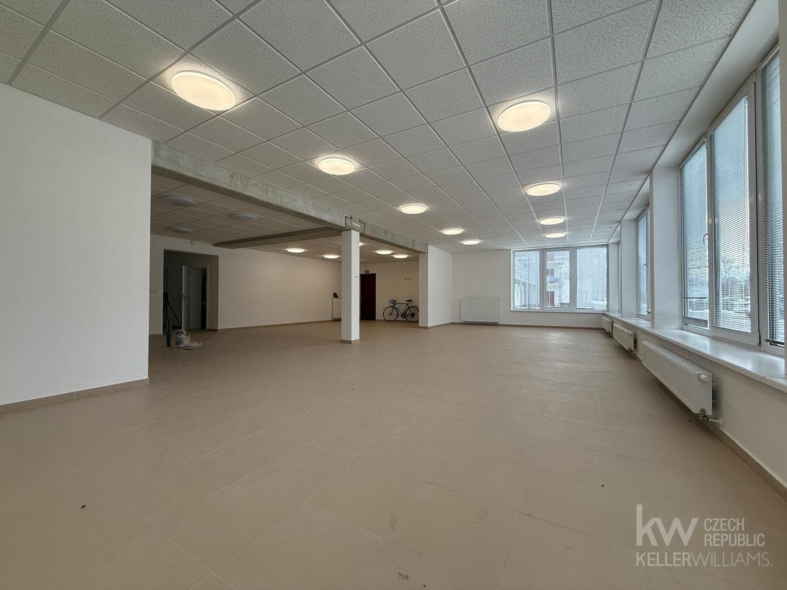 Pronájem obchodní prostory - Týnská 402, Bernartice, 164 m²