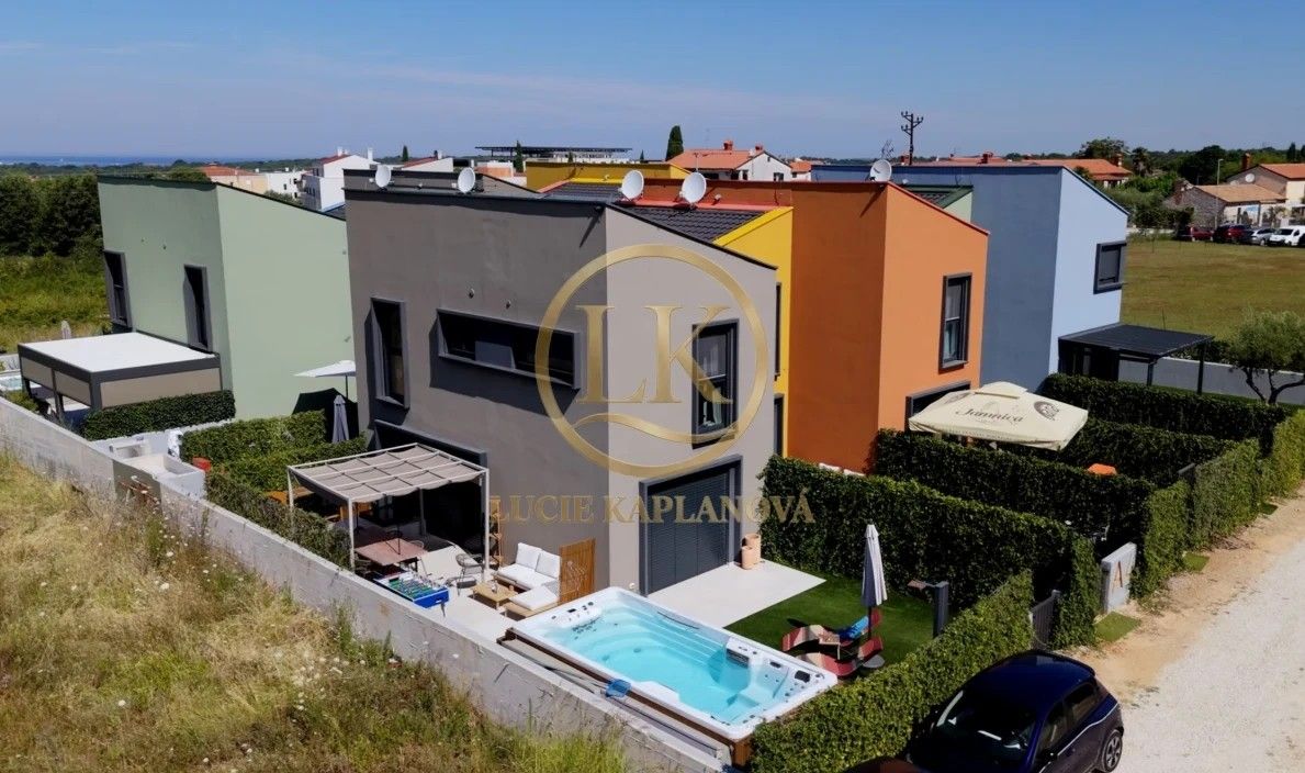 Prodej rodinný dům - 987 66, Zahraničí - 5