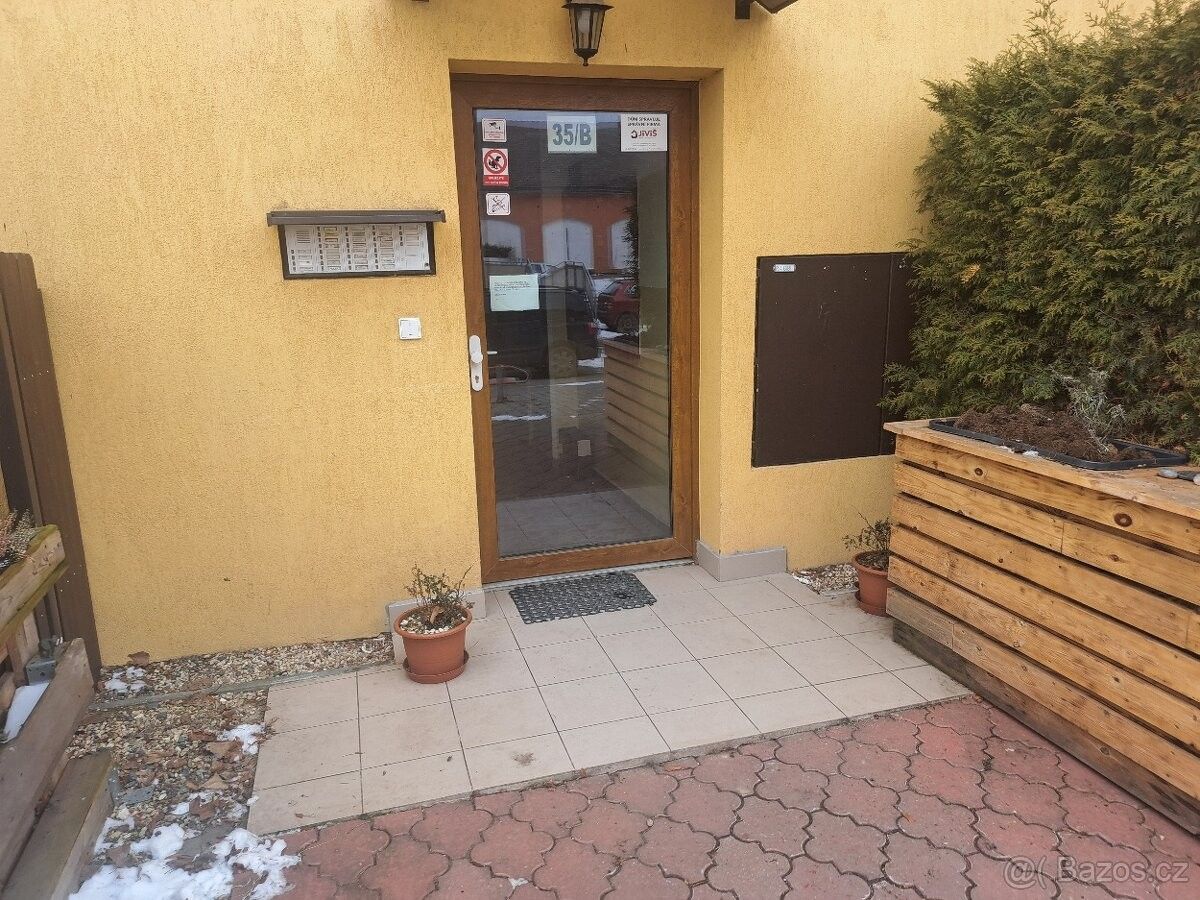 Prodej byt - Šestajovice, 250 92