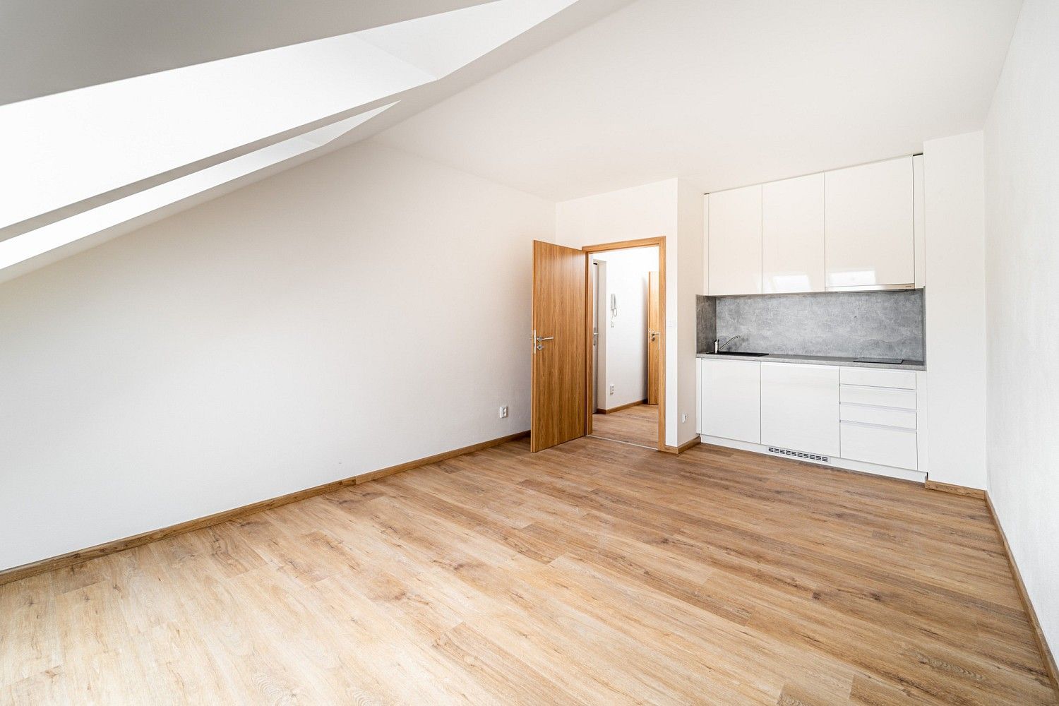 Pronájem byt 1+kk - Hybešova, Kuřim, okres Brno-venkov, 31 m² - 2