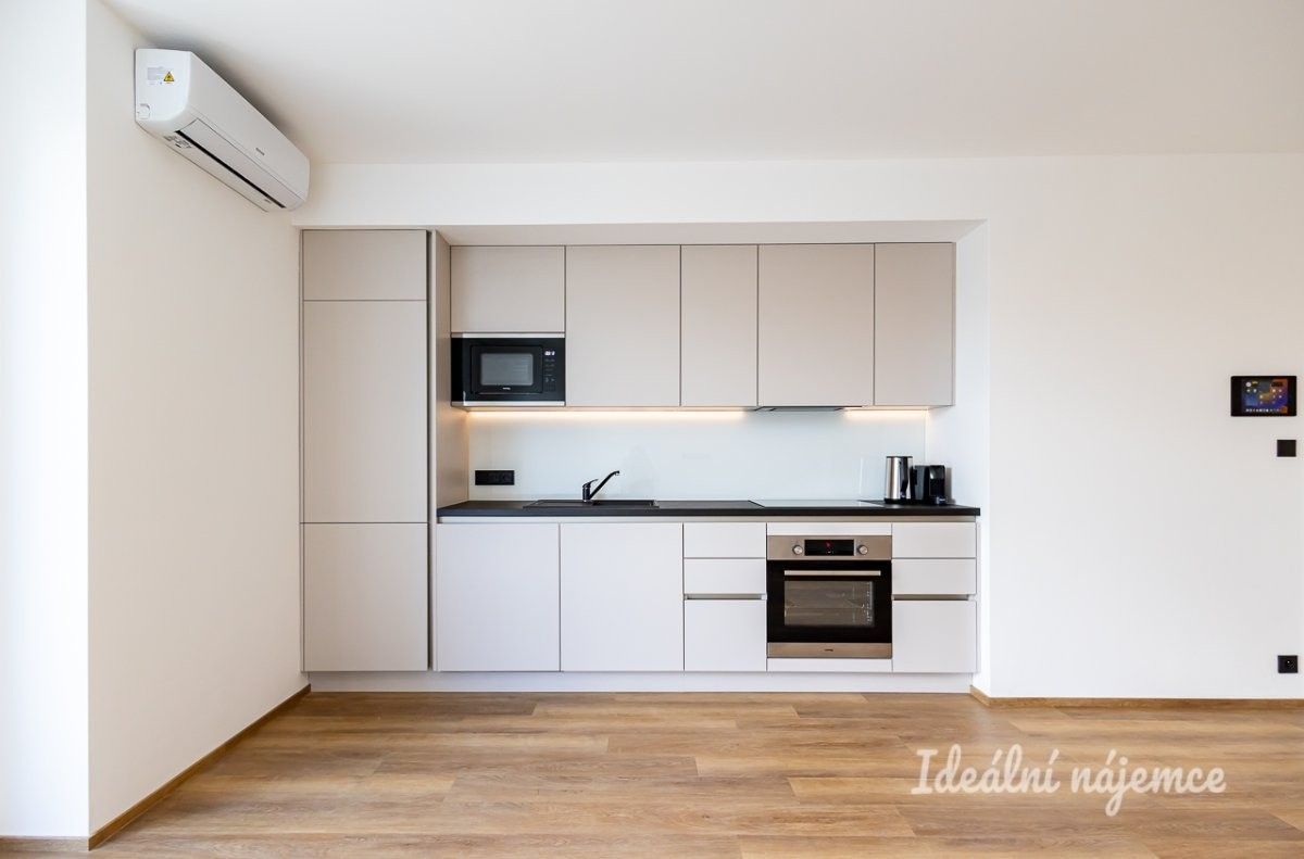 2+kk, náměstí Míru, Praha, 56 m² - 2