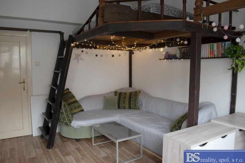 Pronájem byt 2+kk - Biskupcova, Praha, 47 m²