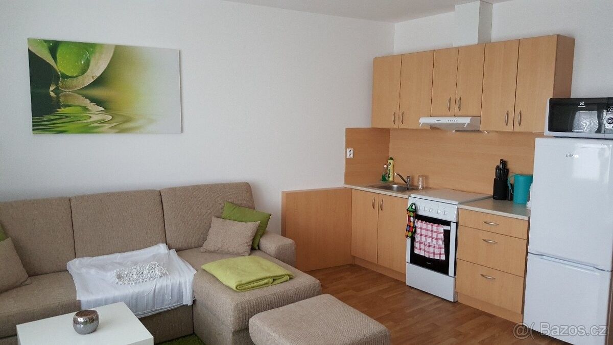 Pronájem byt - Jindřichův Hradec, 377 01