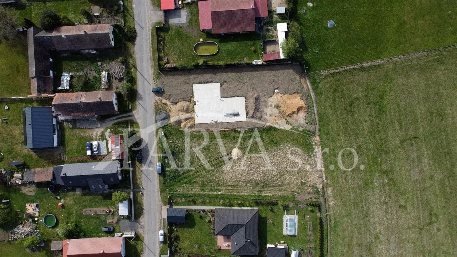 Pozemky pro bydlení, Zalužany, 1 423 m²