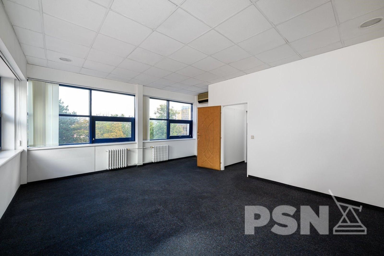 Pronájem kancelář - Hartigova, Praha, 45 m²