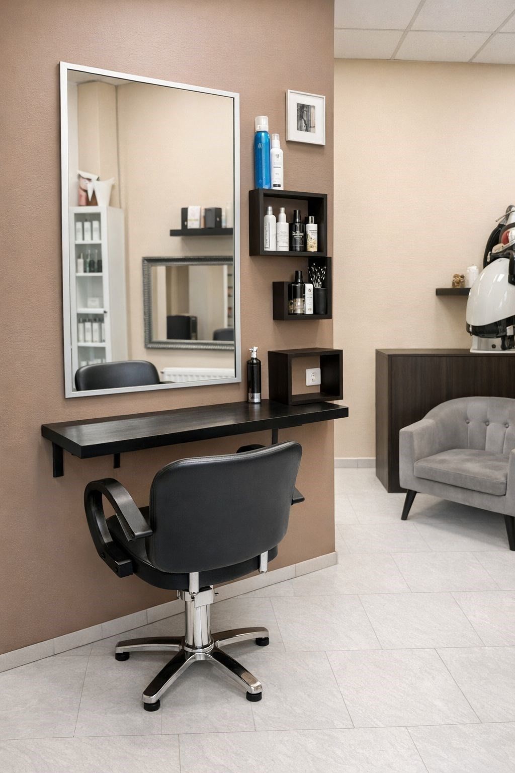 Pronájem obchodní prostory - Leopoldova, Praha, 17 m²