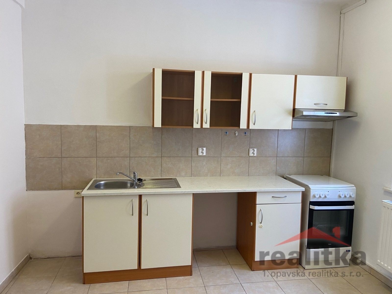 2+kk, Komárovská, Opava, 33 m²