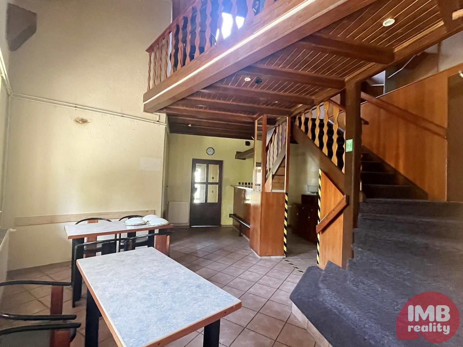 Komerční nemovitost · 140 m² · Na Pěší zóně, Nová Role - 3