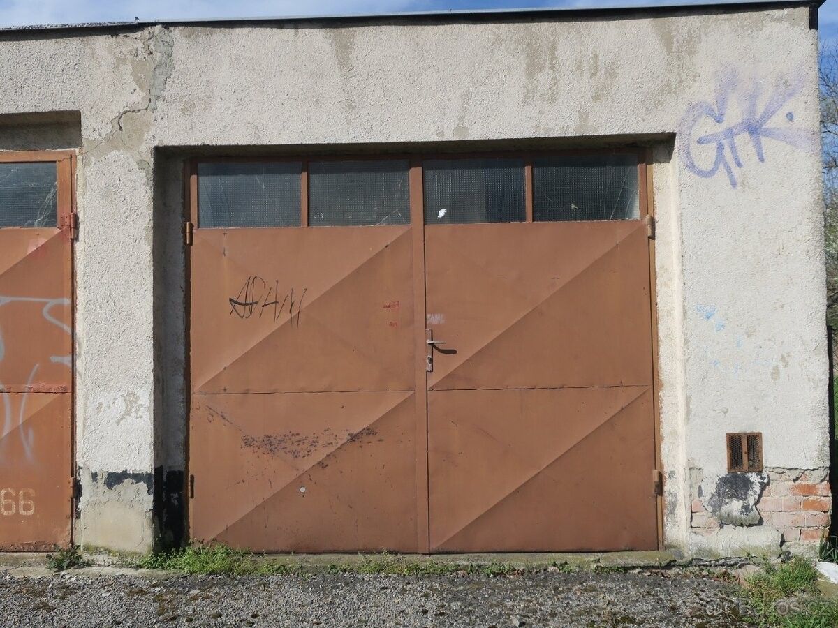 Garáže, Praha, 196 00