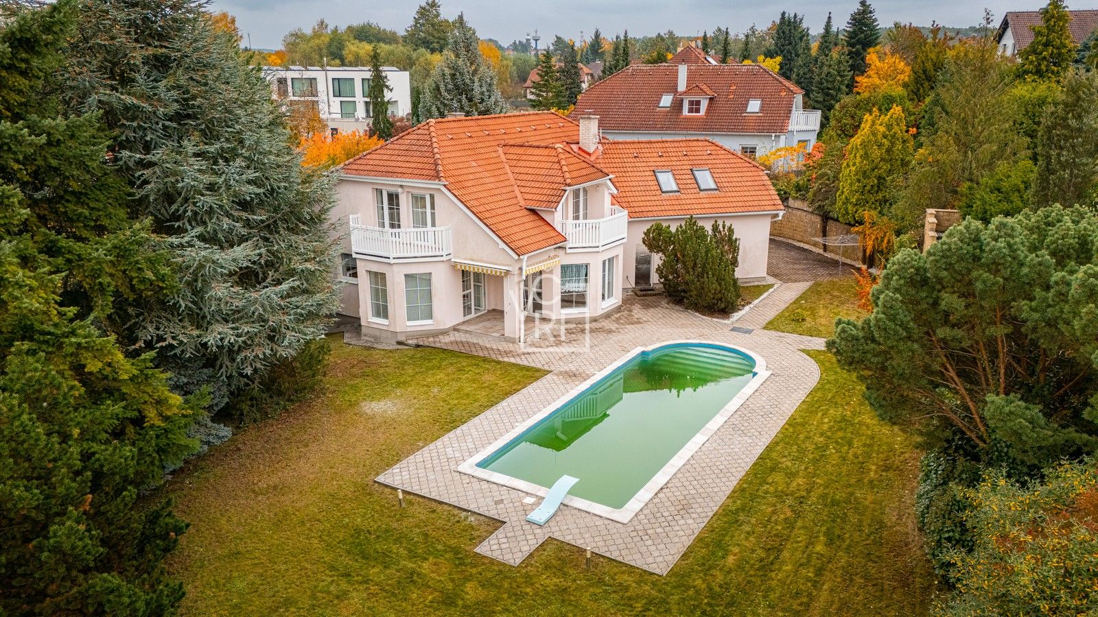 Prodej rodinný dům - Jizerní, Bradlec, 300 m²