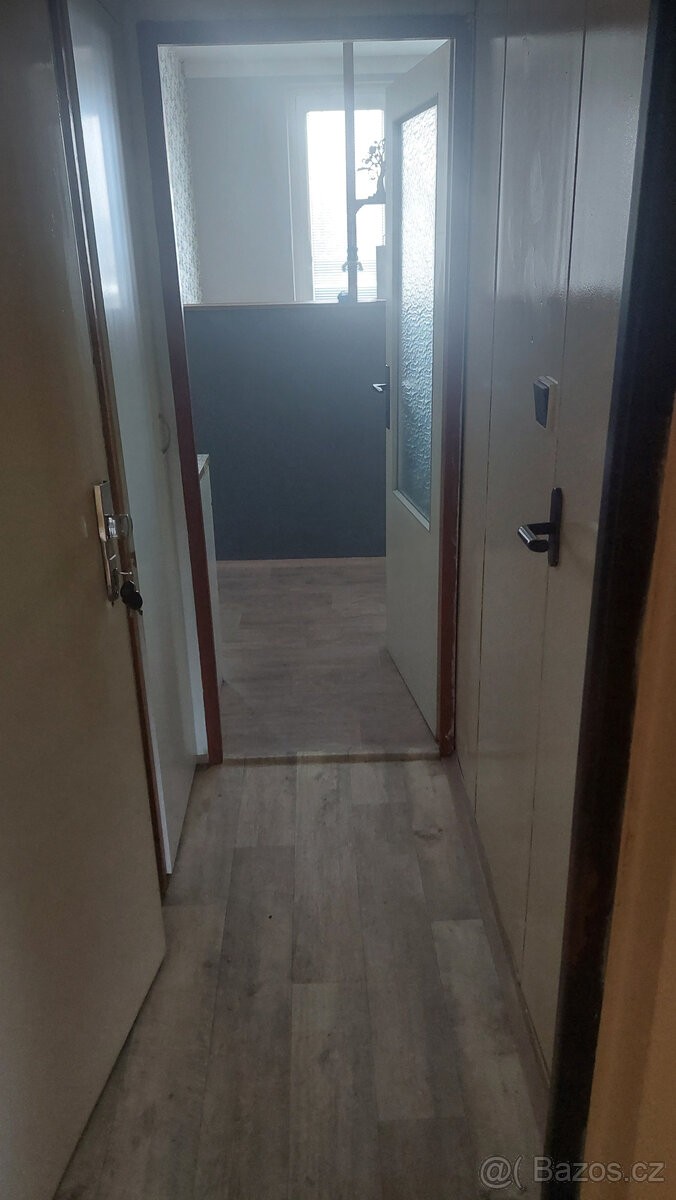 Byt · 37 m² · Karlovy Vary, 360 17 - 3