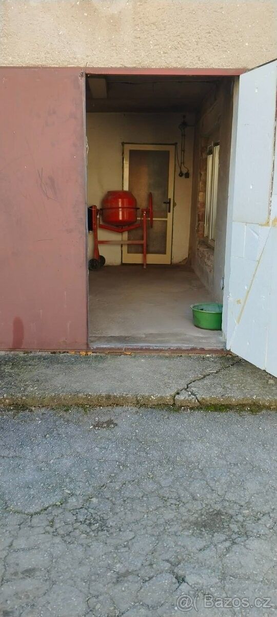 Pronájem garáž - Hustopeče u Brna, 693 01