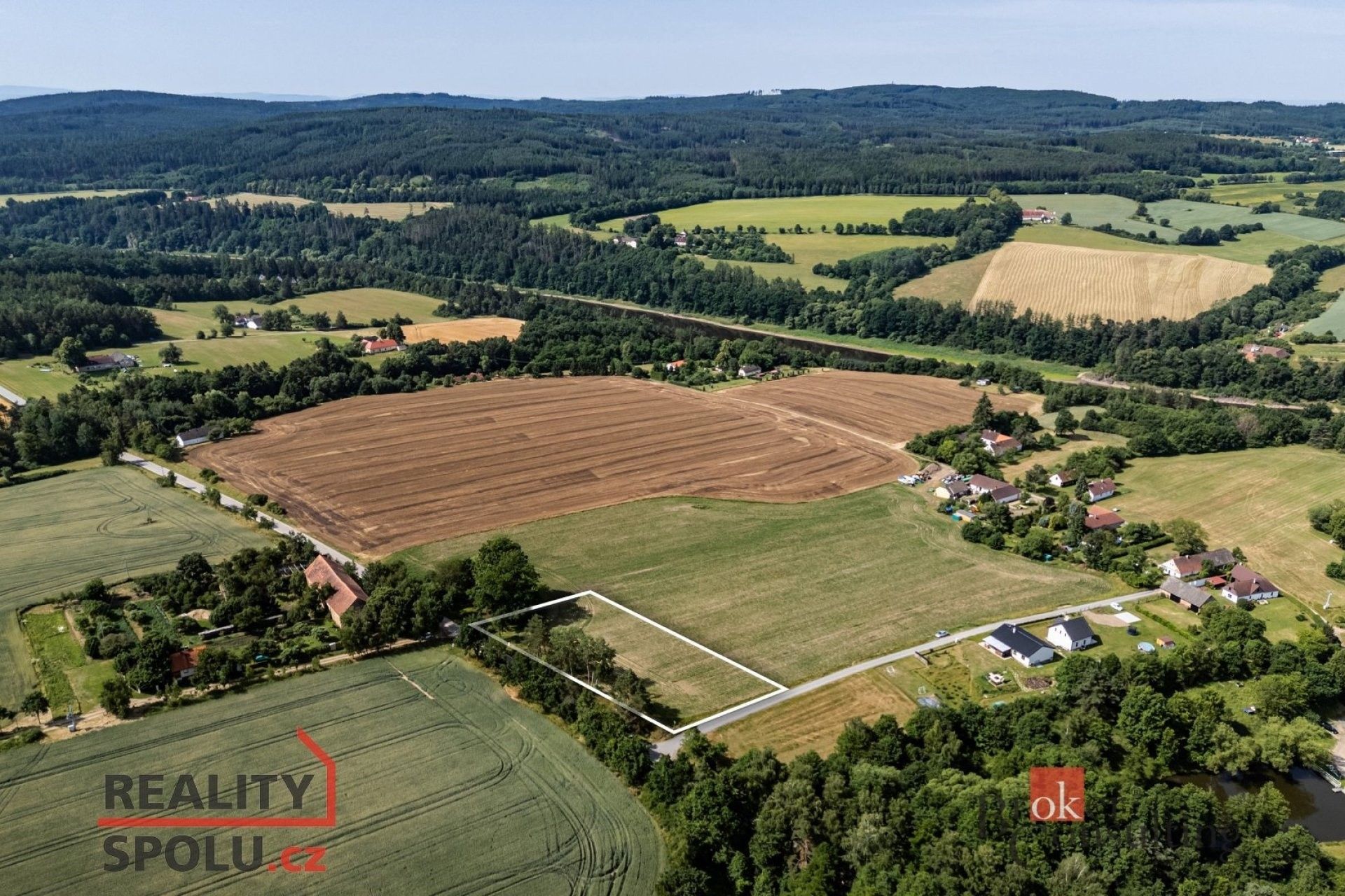 Prodej pozemek pro bydlení - Chrášťany, 4 011 m²