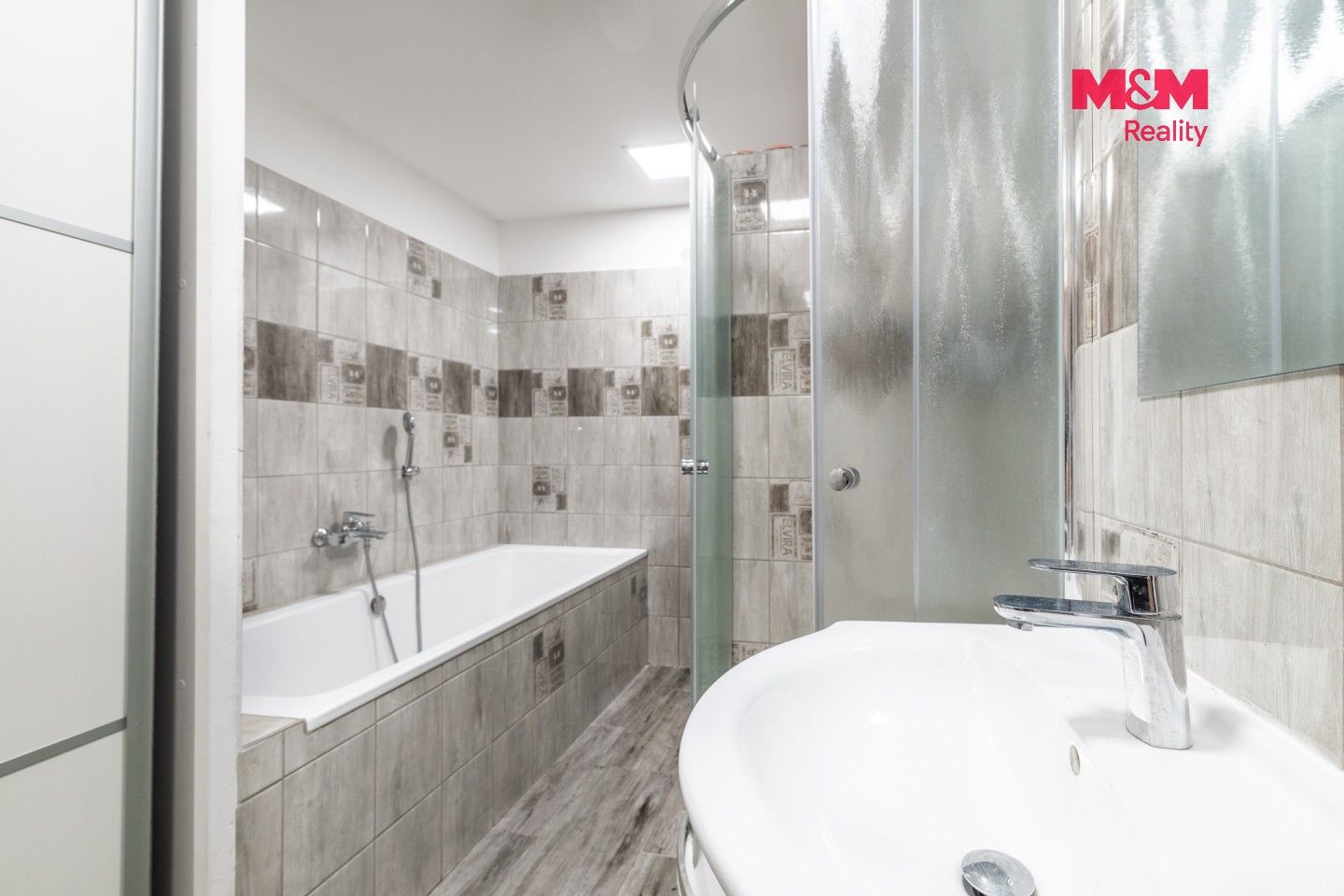 Prodej rodinný dům - tř. Osvobození, Otrokovice, 422 m² - 5
