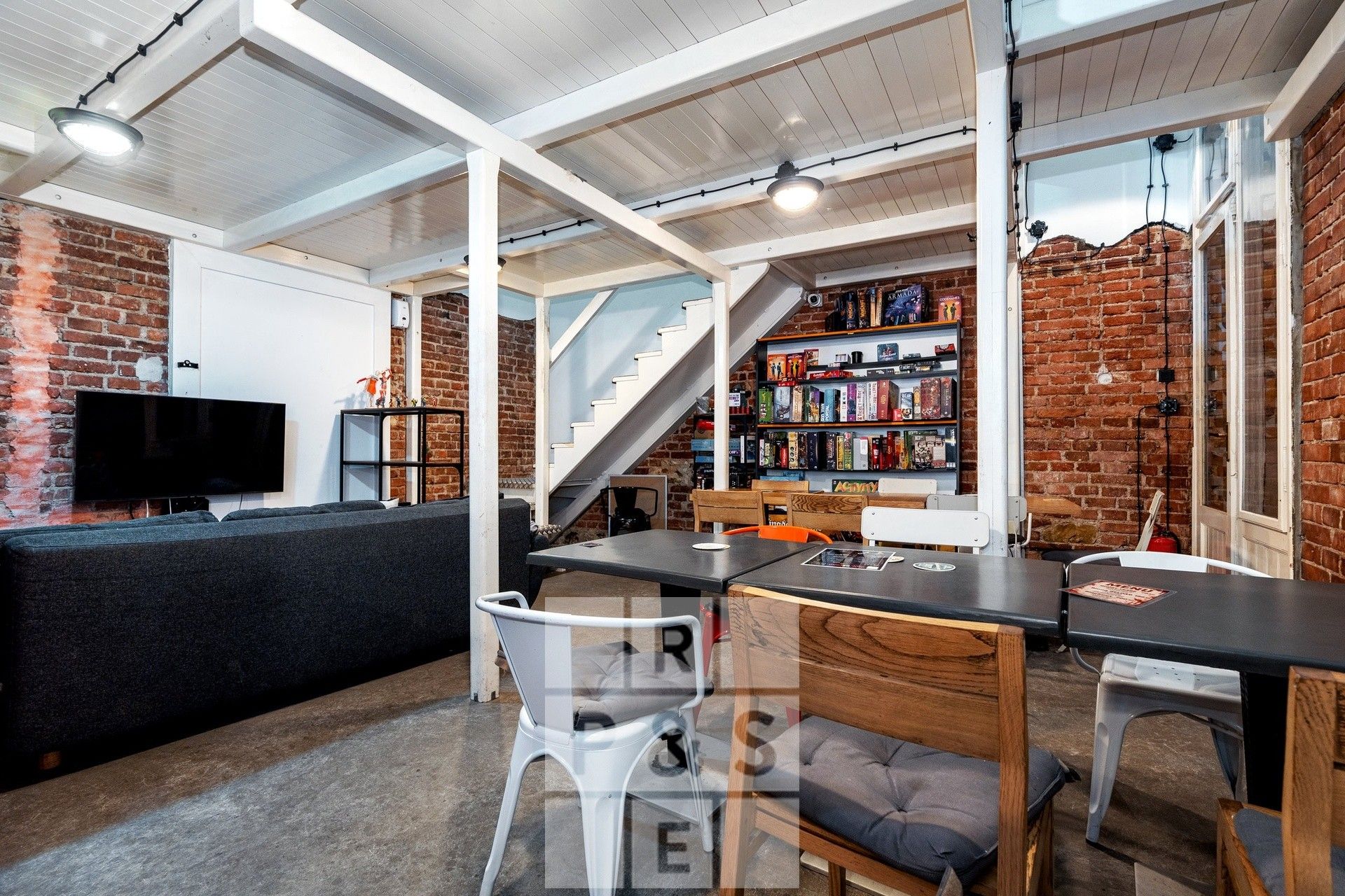 Prodej obchodní prostory - Zborovská, Praha, 186 m²