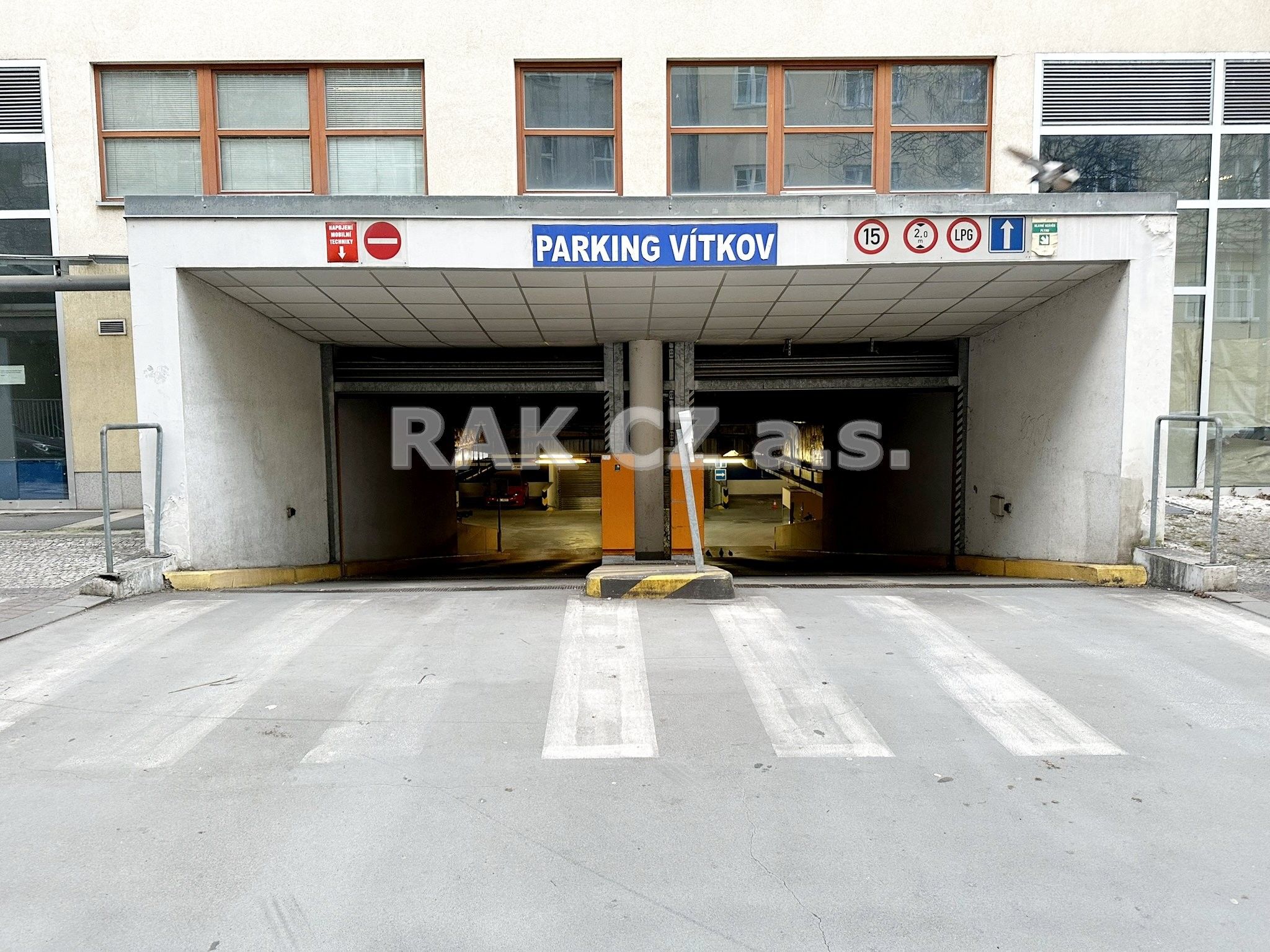 Garáže, Lukášova, Praha, 13 m²