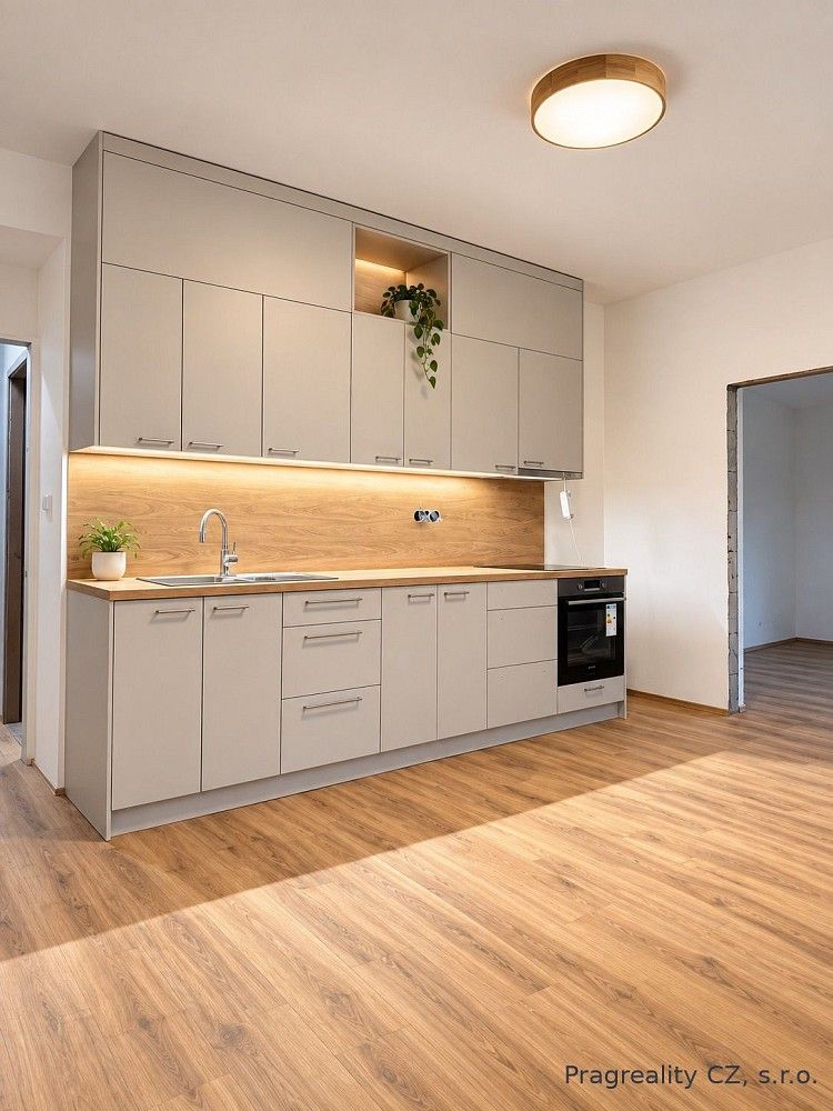 Byt 2+kk · 65 m² · Ve struhách, Praha 6 - Bubeneč - 2