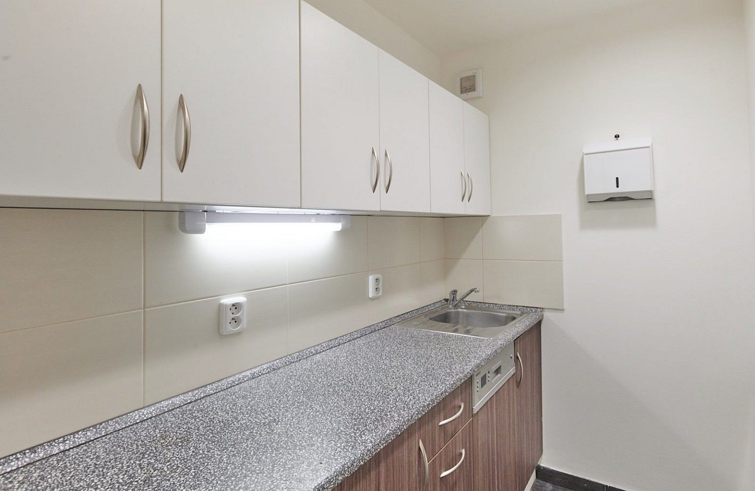 Pronájem kancelář - Praha, 186 m² - 5