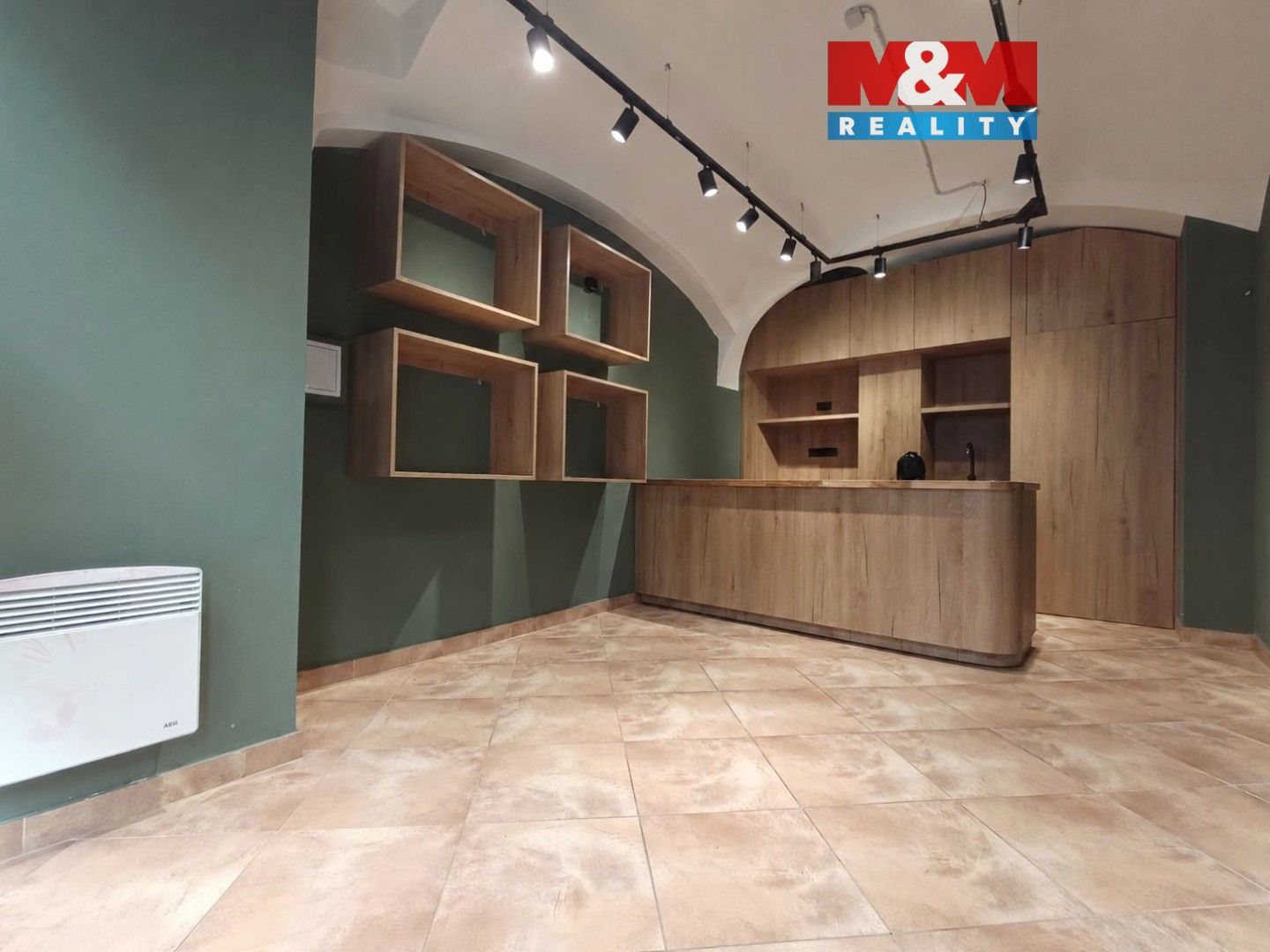 Obchodní prostory, Husova, Slaný, 23 m²