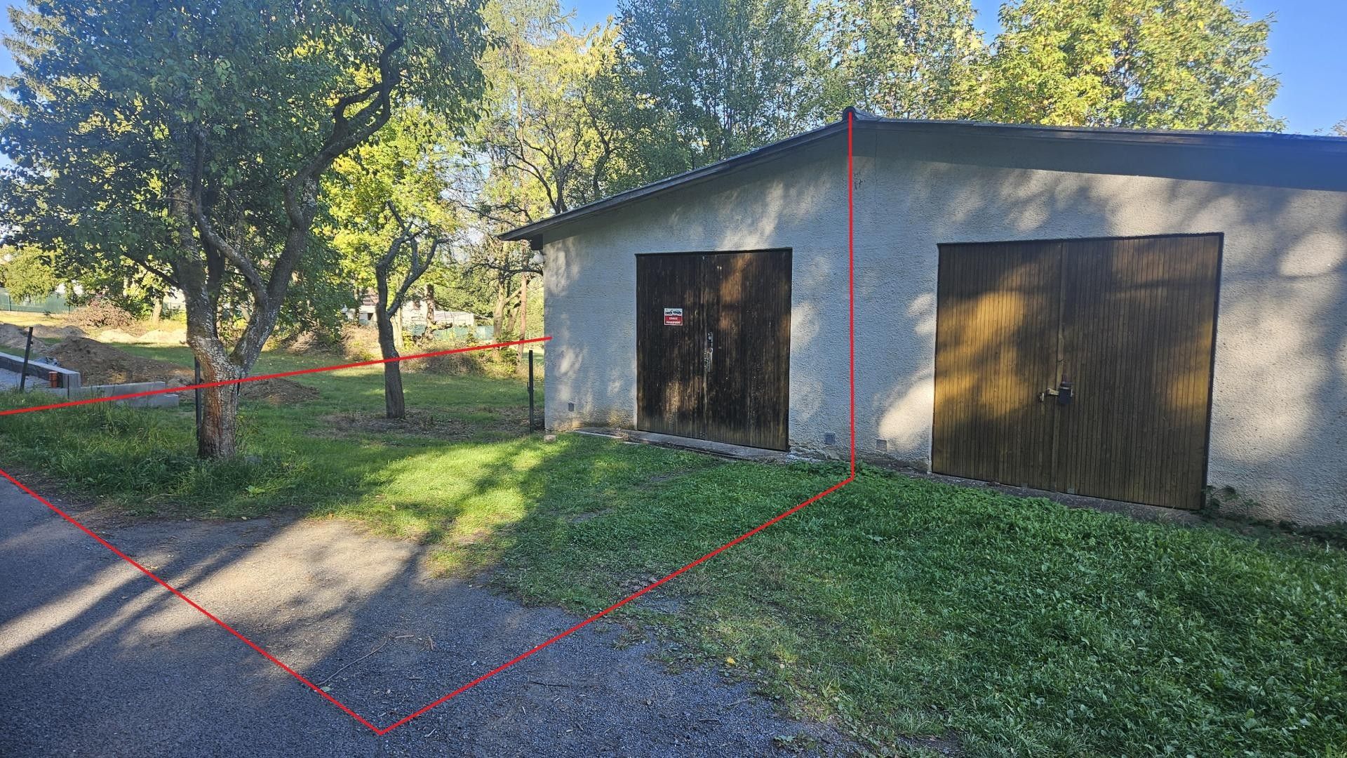 Garáže, Podlesí, 35 m² - 1