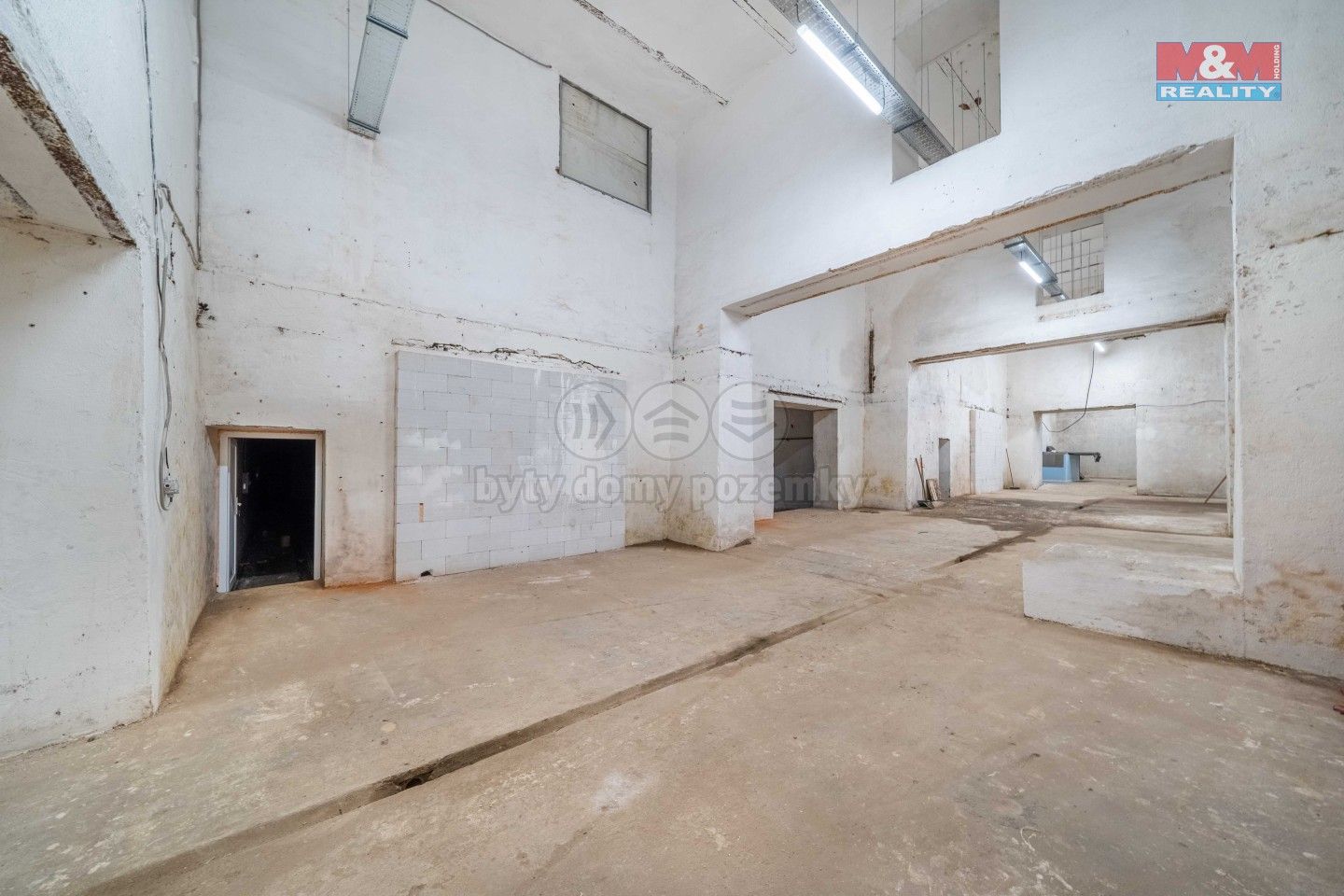 Pronájem sklad - Plzeňská, Štěnovice, 1 366 m²