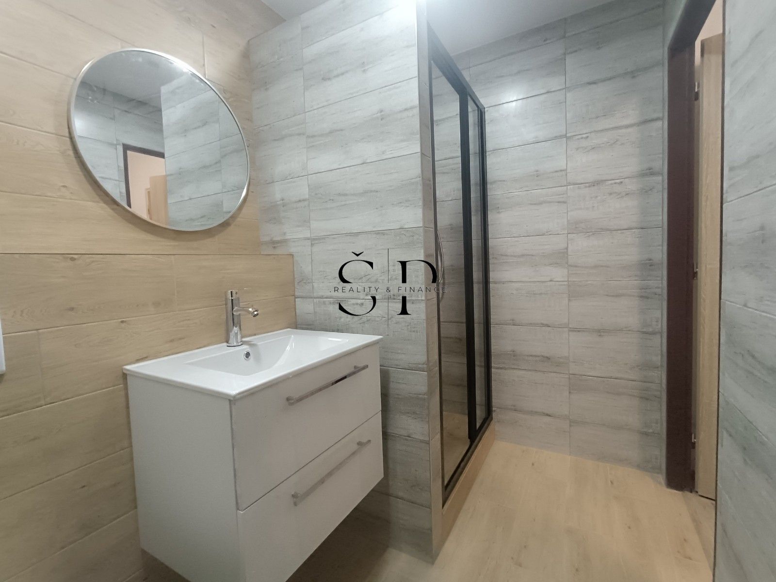 Pronájem byt 2+1 - Lomená, Karlovy Vary, 56 m²