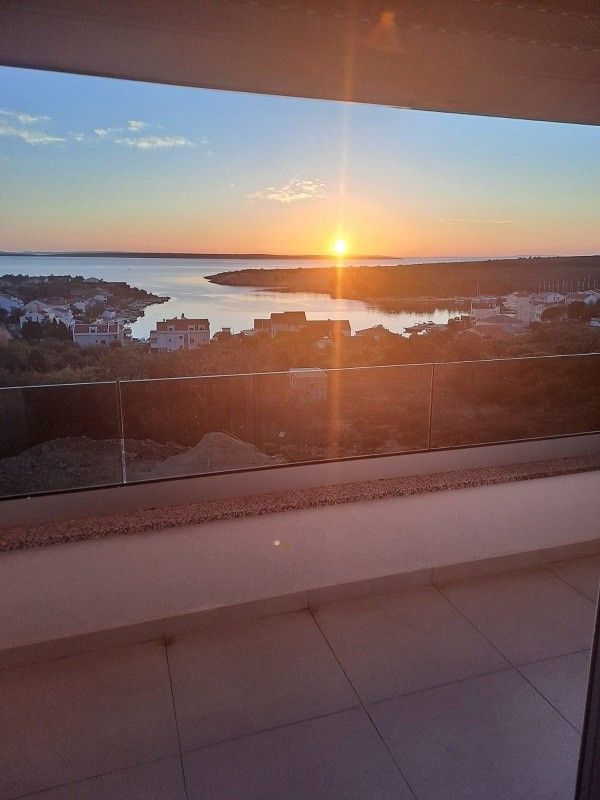 Byty, 987 66, Zahraničí