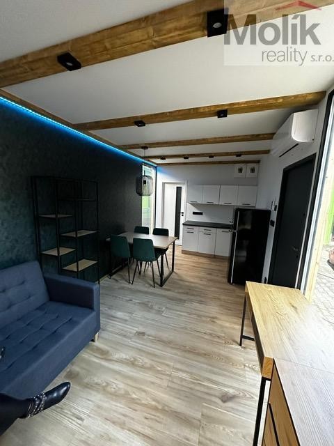 Nemovitost · 24 m² · Betlémské náměstí, Praha - 4