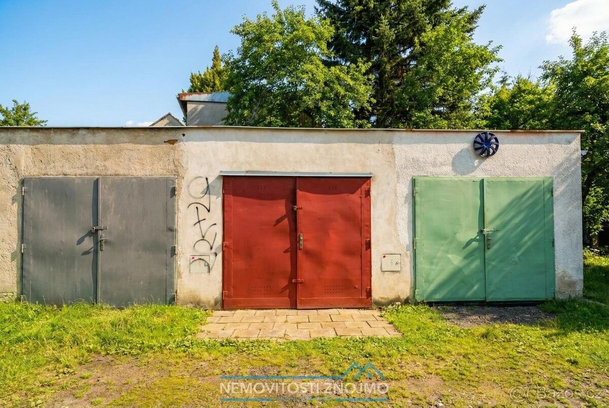 Garáže, Znojmo, 669 02