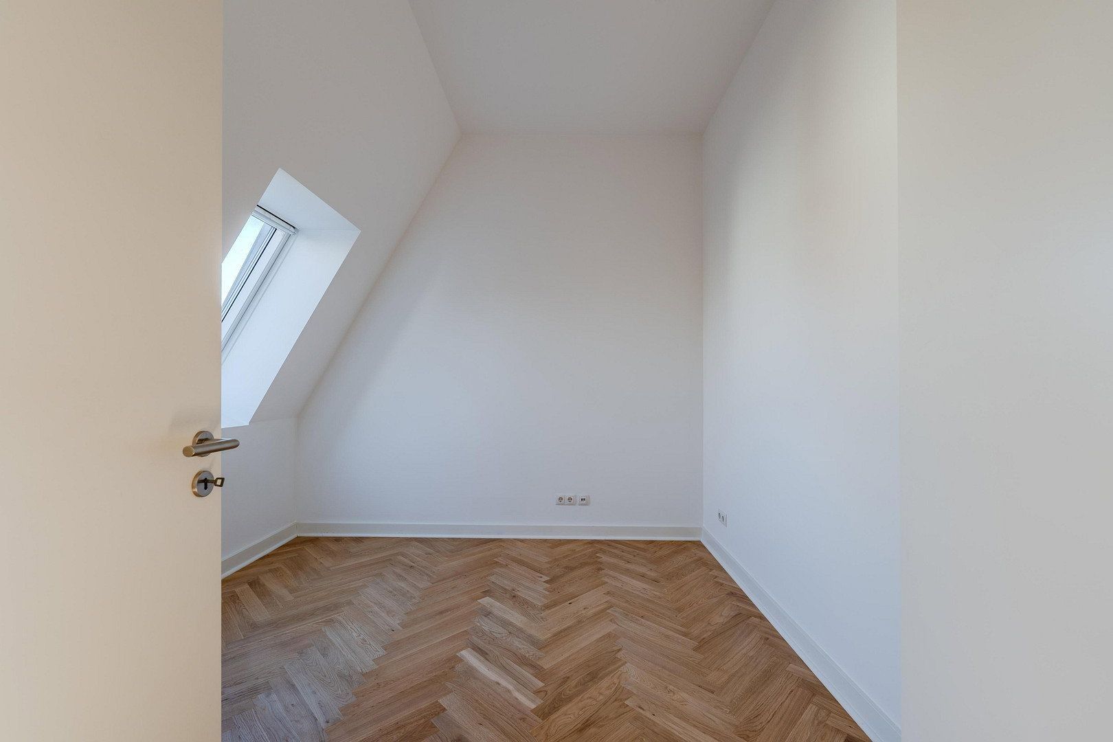 Prodej byt 5+1 - Düsseldorfer Str. 14 Berlin Wilmersdorf Berlin 10719, 201 m² - 5