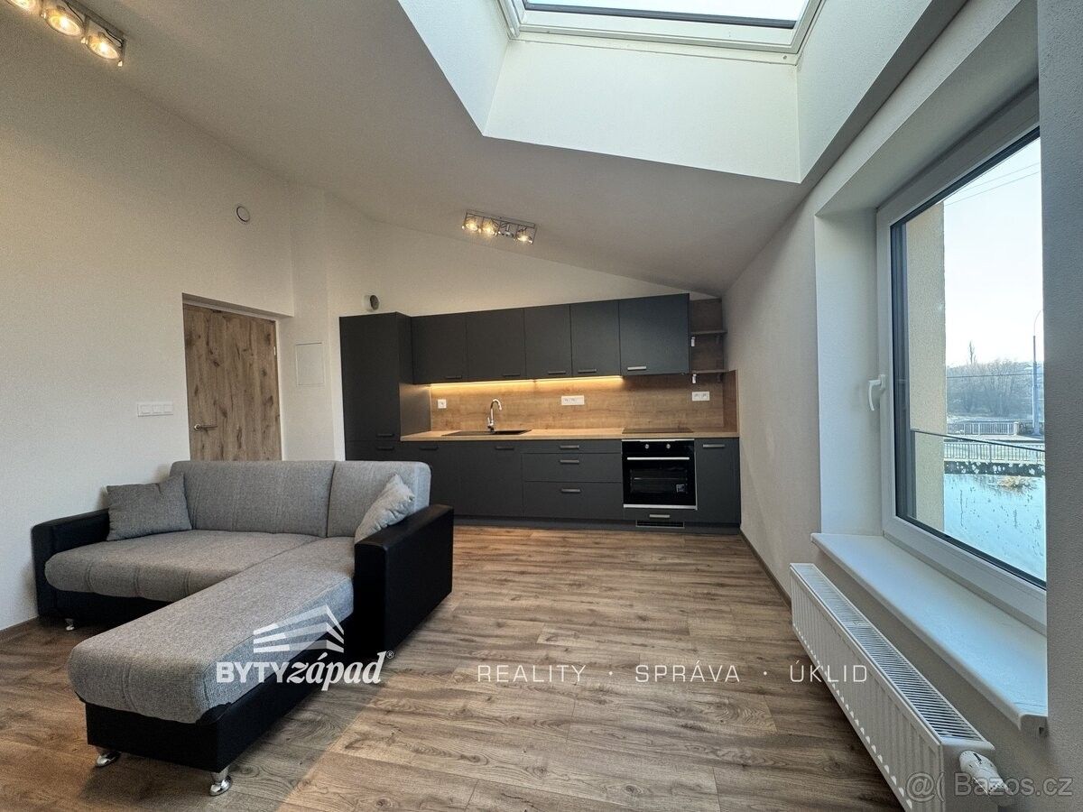 Pronájem byt - Plzeň, 326 00