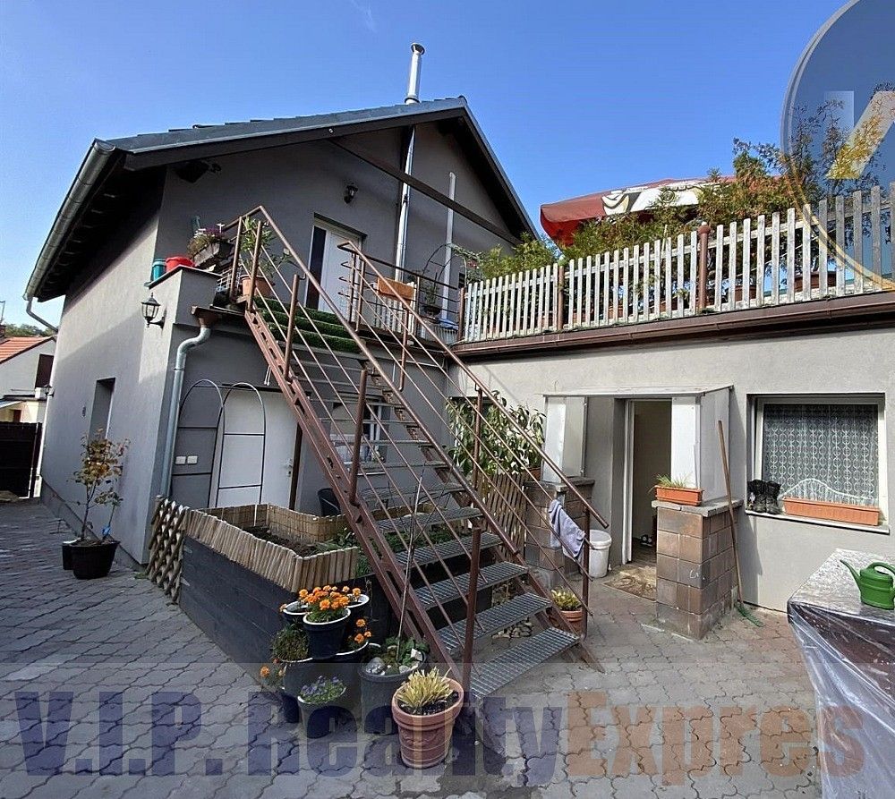 Prodej rodinný dům - Praha - Vinoř, okres Praha 19, Hlavní město Praha, 224 m² - 2