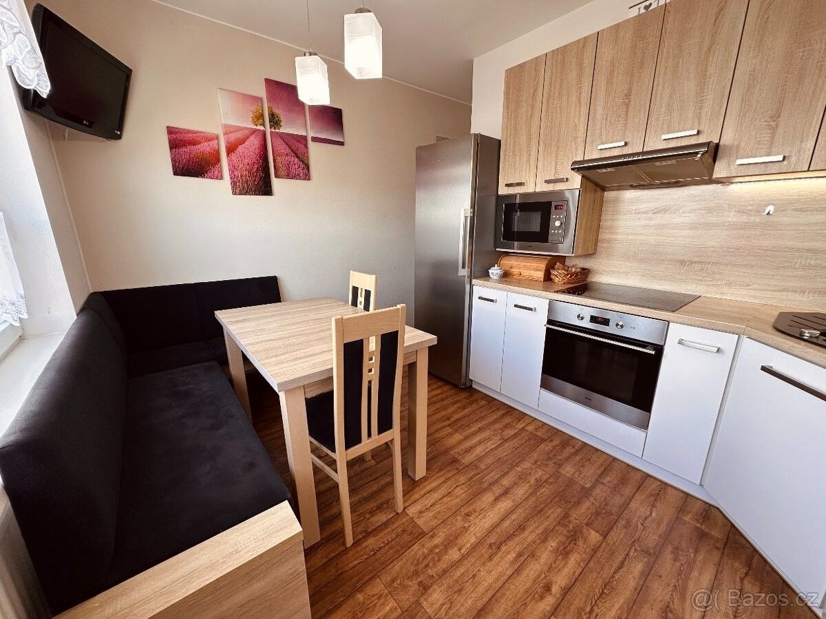 Prodej byt - Újezd u Valašských Klobouk, 763 25