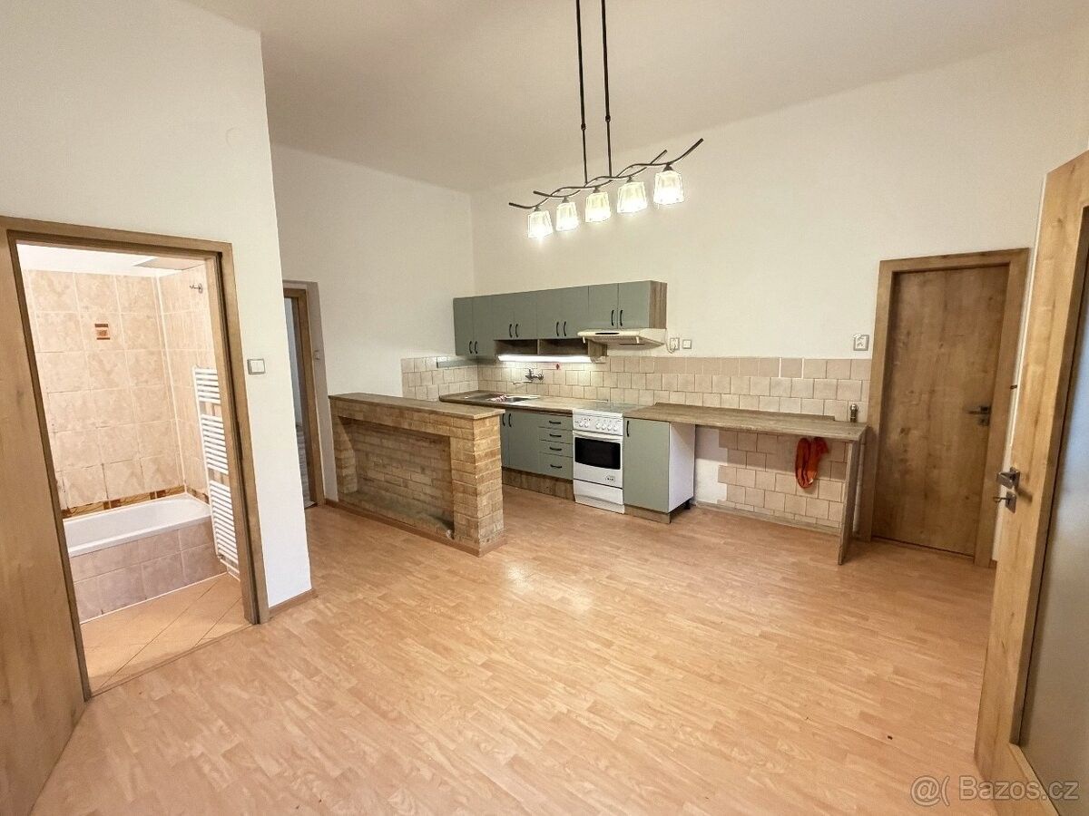 Byty, Křižanov, 594 51