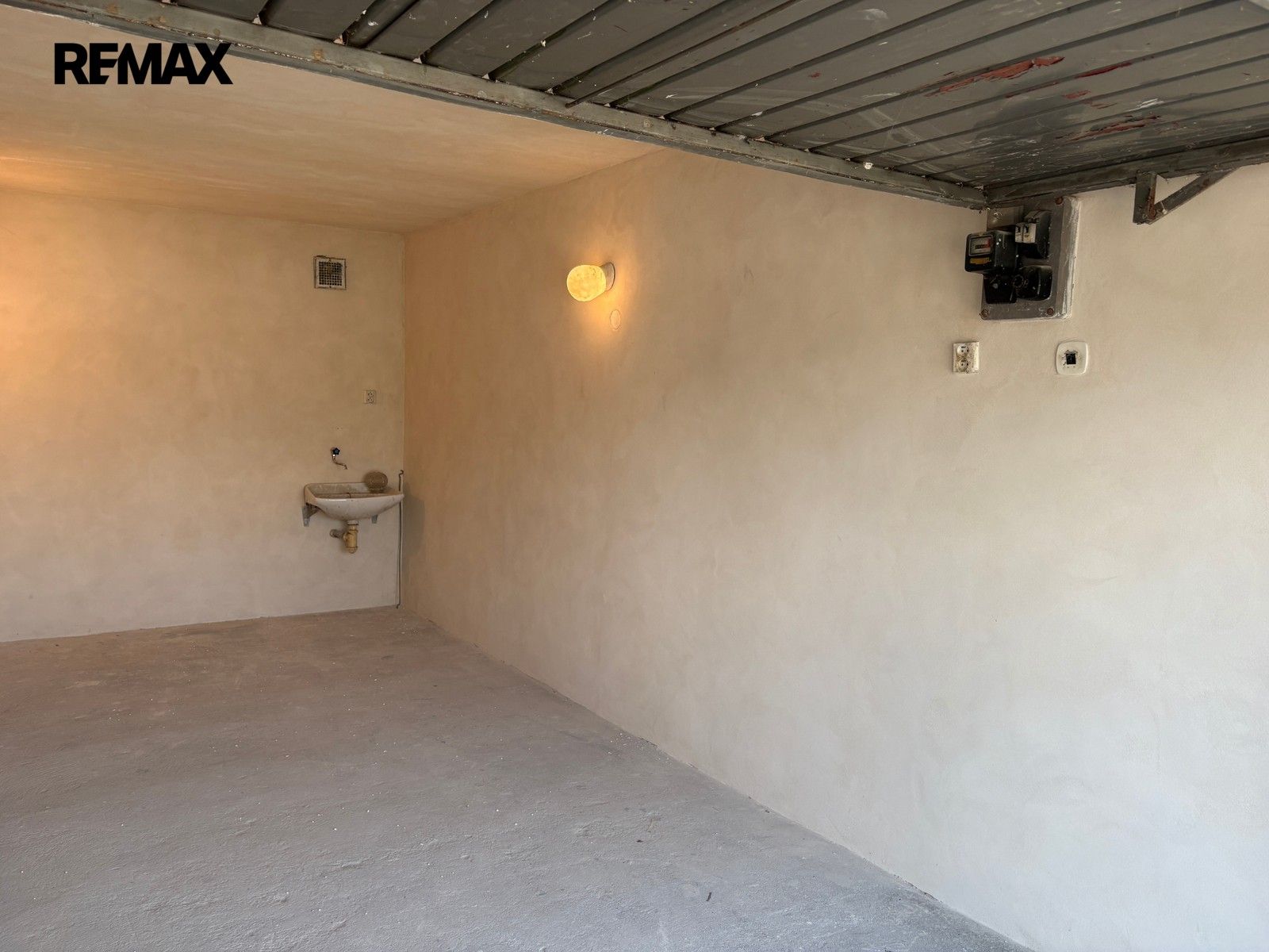 Garáž · 17 m² · Provazníkova  , Brno - 4