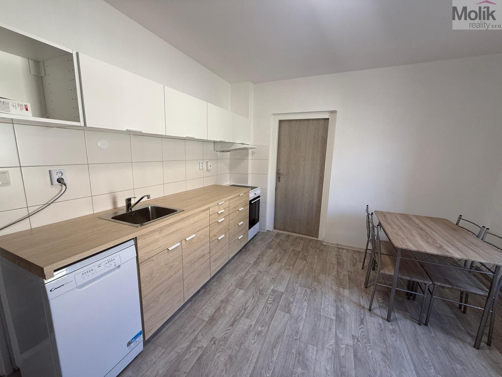 Byt 1+1 · 44 m² · V Edenu, Peruc - 4