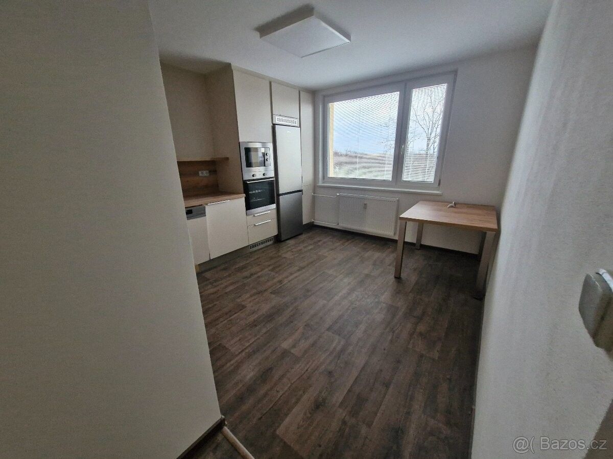 Byty, Bezkov, 669 02