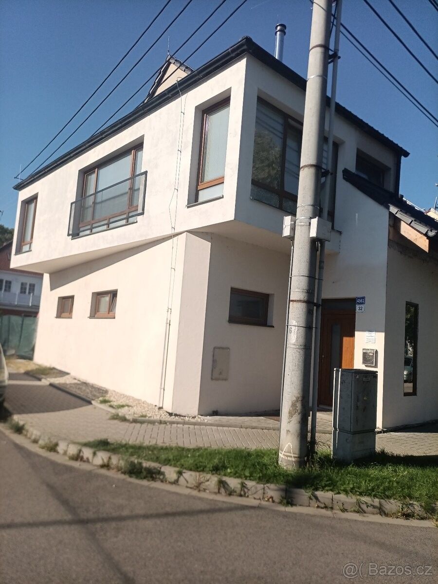 Rodinné domy, Hodonín, 695 01