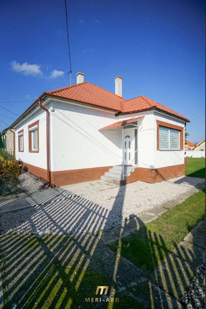 Rodinné domy, 987 66, Zahraničí