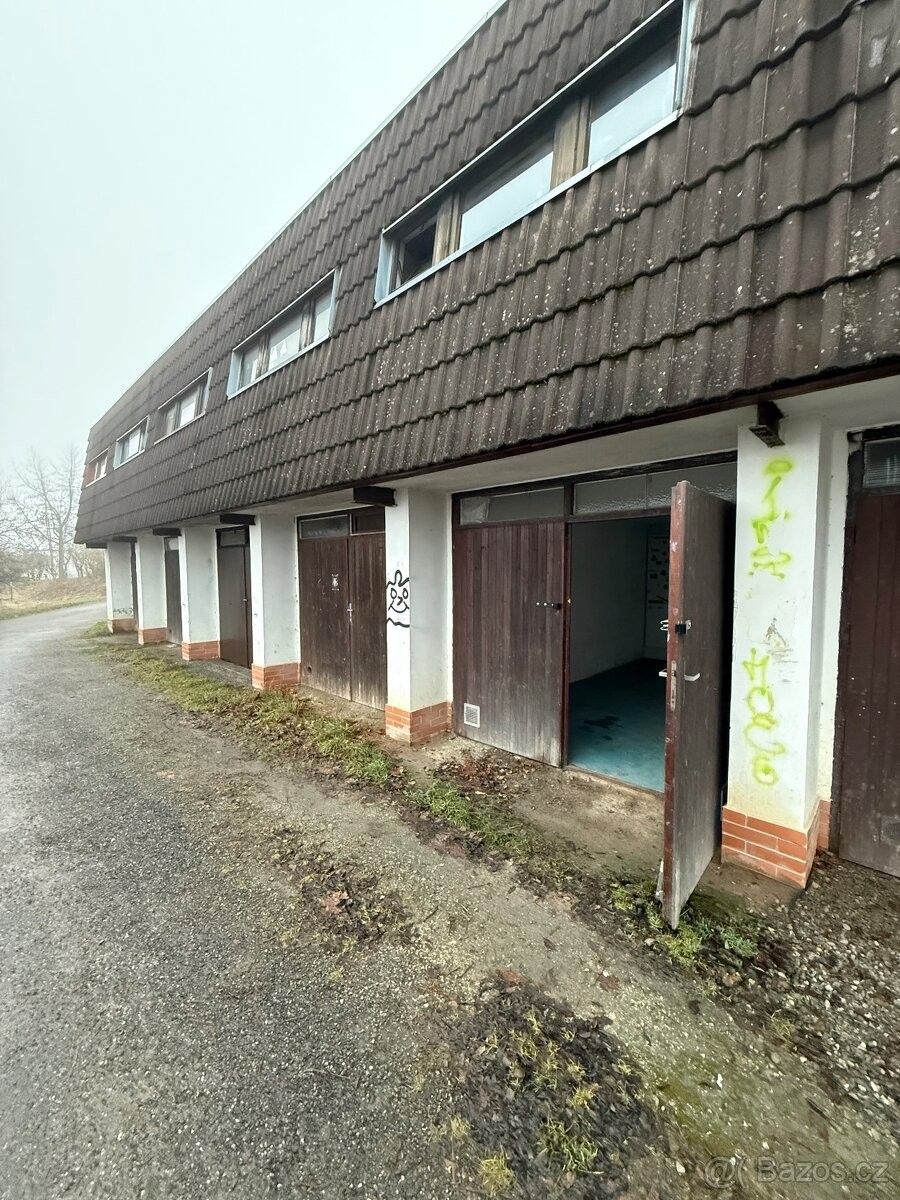 Garáže, Velké Meziříčí, 594 01