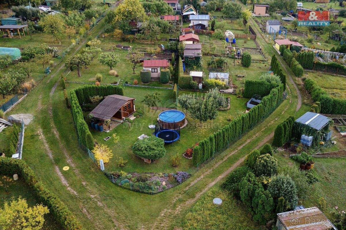 Zahrady, Chvaletice, 533 12, 406 m²